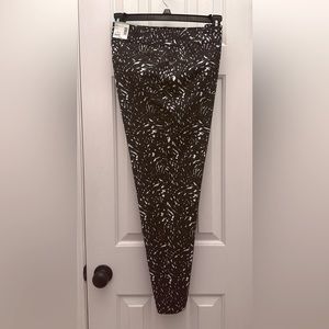 NWT Size 14 Simply Styled Skinny Black and White Twill Pants
